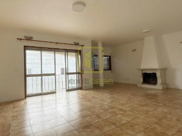 Apartamento T3 para Arrendamento