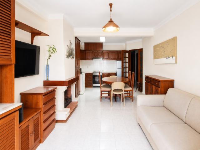 Apartamento T3 para arrendamento anual na 2. ª linha da praia de São Martinho do Porto