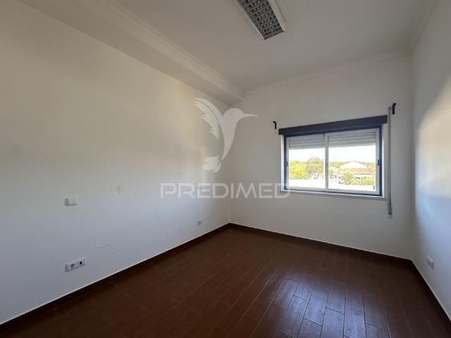 Apartamento t3 para arrendamento, boleiros, fátima