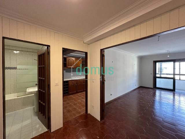 Apartamento T3 para Arrendamento c/ garagem