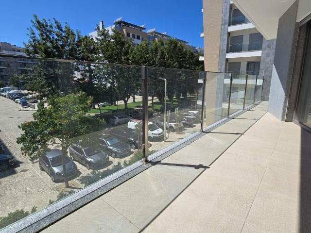 Apartamento T3 para arrendamento em zona nobre na Parede