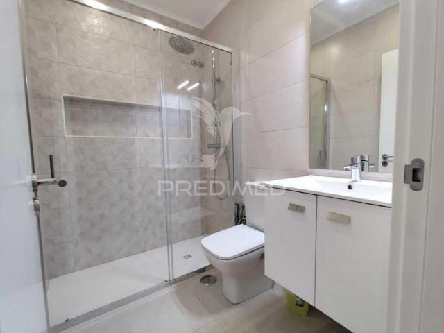 Apartamento t3 para arrendamento em lisboa