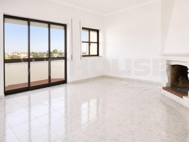 Apartamento T3 para Arrendamento Excelente Localização na Moita