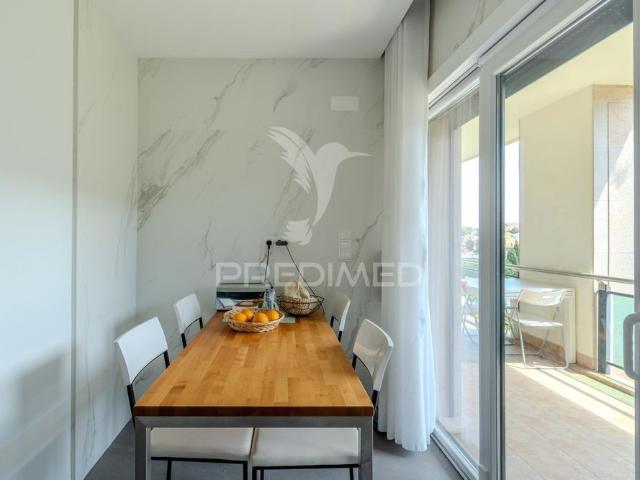 Apartamento t3 para arrendamento i condomínio villa restelo, com jardim e piscina no restelo/belém