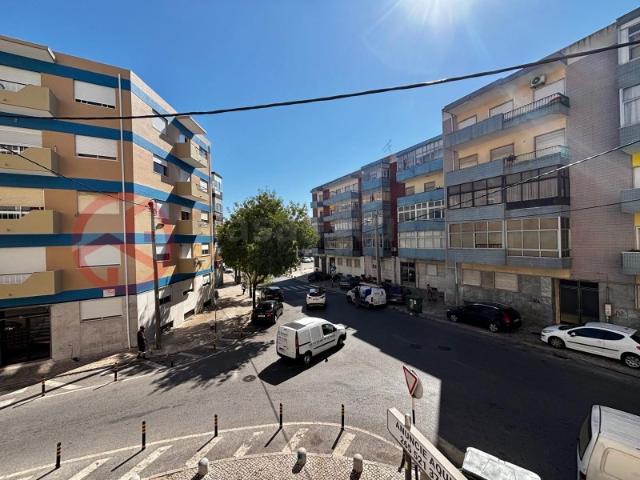 APARTAMENTO T3 PARA ARRENDAMENTO, LARANJEIRO, EXCELENTE LOCALIZAÇÃO