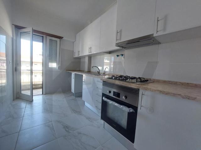 Apartamento T3 para Arrendamento na Portela de Sintra
