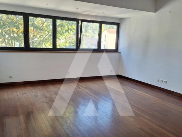 Apartamento T3 para arrendamento no centro da cidade