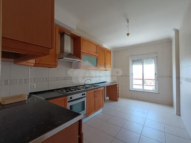 Apartamento T3 para Arrendamento no Poceirão