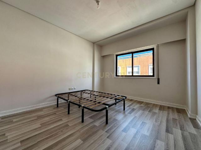 Apartamento T3 para Arrendamento | Rua da Boavista – Porto