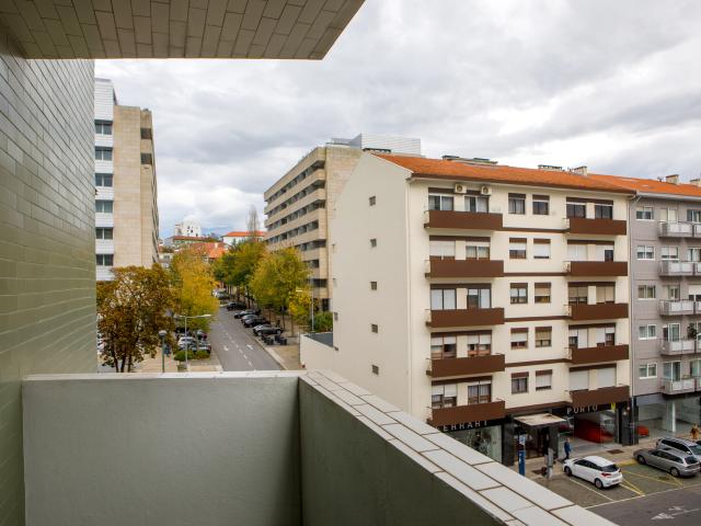 Apartamento T3 para arrendar na Av. da Boavista, Porto