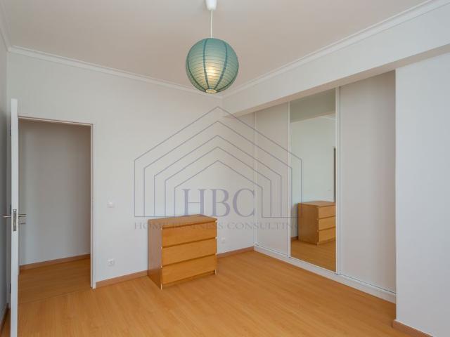 APARTAMENTO T3 PARA ARRENDAR NA PORTELA