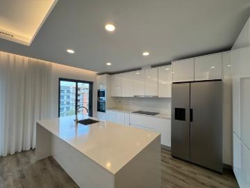Apartamento T3 para arrendar ao ano em Faro