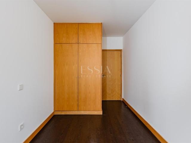 Apartamento T3 para Arrendar com Vista Douro