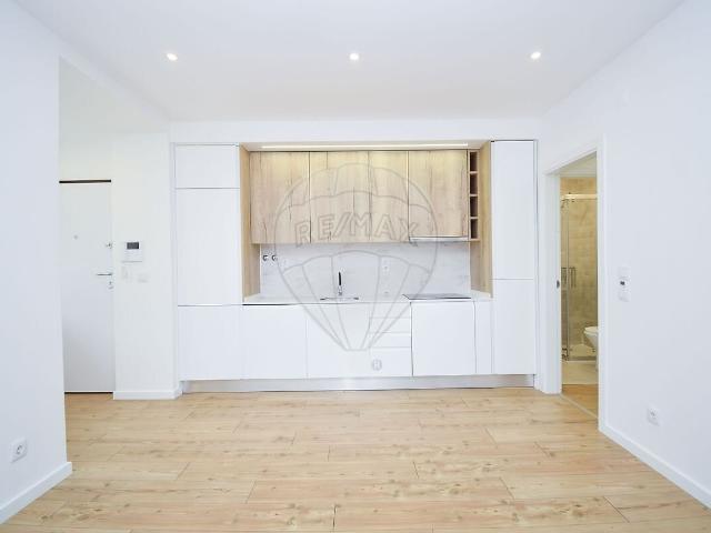 Apartamento T3 para arrendar em Massamá e Monte Abraão, Sintra RE/MAX Portugal