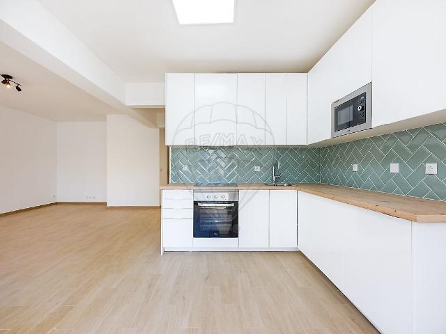 Apartamento T3 para arrendar em Moscavide e Portela, Loures RE/MAX Portugal