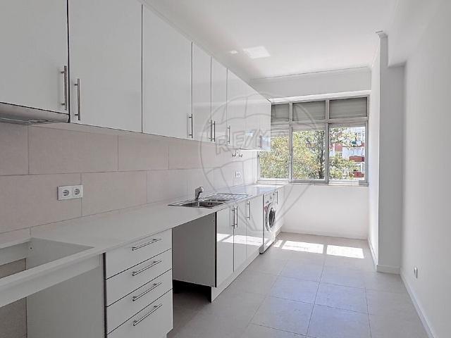 Apartamento T3 para arrendar em Odivelas, Odivelas RE/MAX Portugal