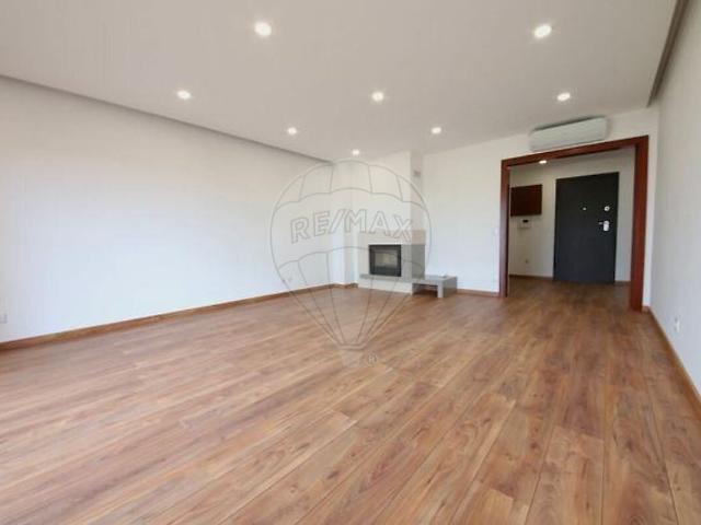 Apartamento T3 para arrendar em Algés, Linda a Velha e Cruz Quebrada Dafundo, Oeiras RE/MAX Portugal