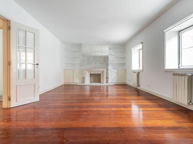 Apartamento T3 para arrendar em Estrela, Lisboa RE/MAX Portugal