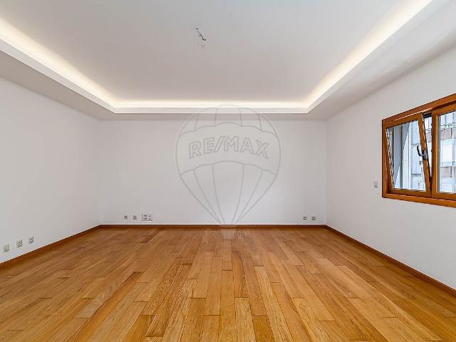 Apartamento T3 para arrendar em Loures, Loures RE/MAX Portugal