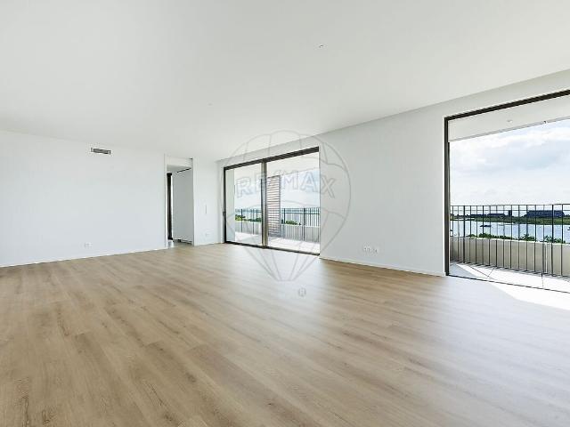 Apartamento T3 para arrendar em Póvoa de Santa Iria e Forte da Casa, Vila Franca de Xira RE/MAX Portugal