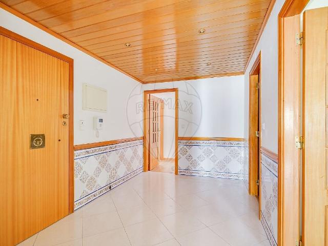 Apartamento T3 para arrendar em Póvoa de Santa Iria e Forte da Casa, Vila Franca de Xira RE/MAX Portugal