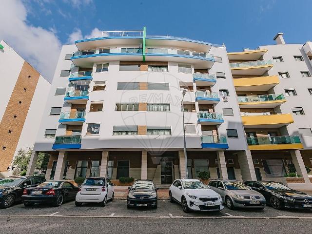 Apartamento T3 para arrendar em Ramada e Caneças, Odivelas RE/MAX Portugal