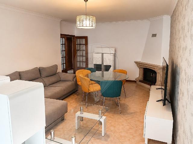 Apartamento T3 para arrendar em Rio de Mouro, Sintra RE/MAX Portugal