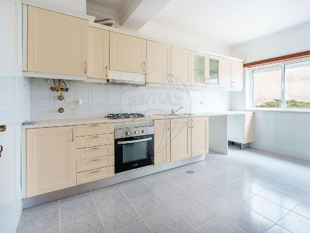 Apartamento T3 para arrendar em Santo António dos Olivais, Coimbra RE/MAX Portugal
