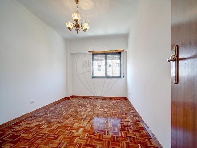 Apartamento T3 para arrendar em Santo António dos Cavaleiros e Frielas, Loures RE/MAX Portugal