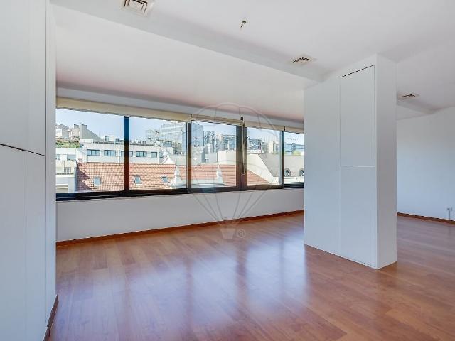 Apartamento T3 para arrendar em Santo António, Lisboa RE/MAX Portugal