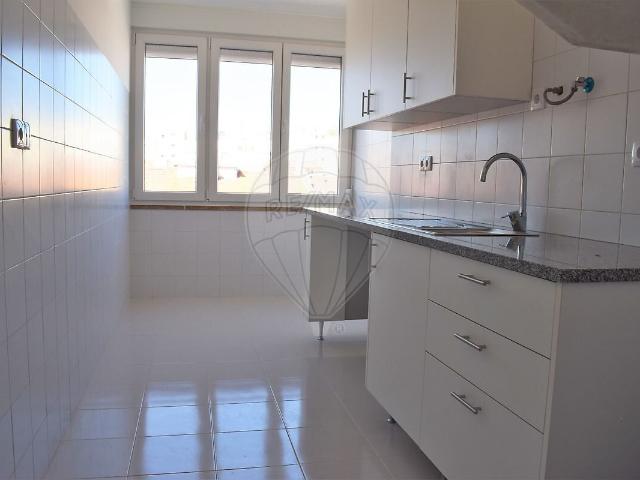 Apartamento T3 para arrendar em Venteira, Amadora RE/MAX Portugal