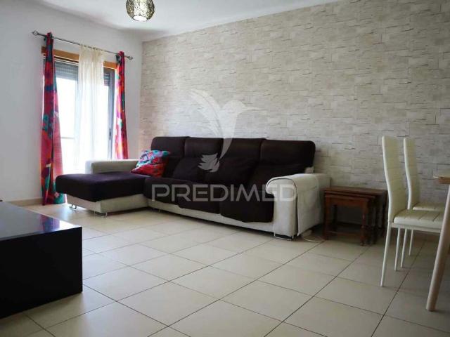 Apartamento t3 para arrendar todo o ano, com garagem