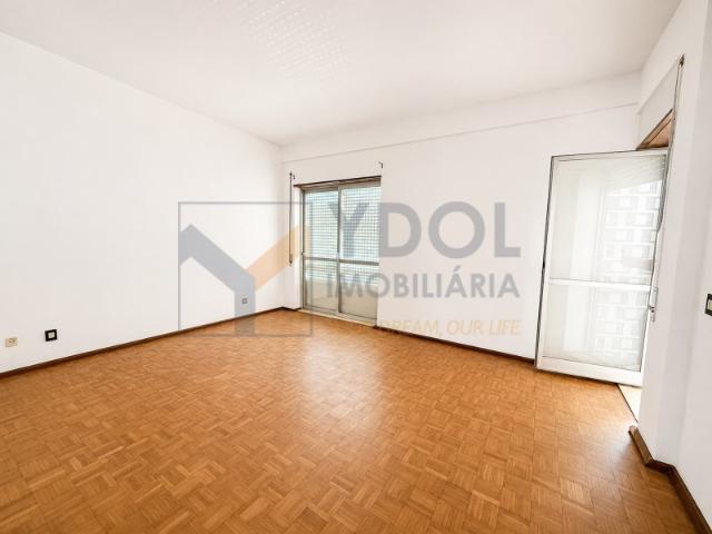 Apartamento T3 para Remodelar no Bairro do Liceu | Setúbal