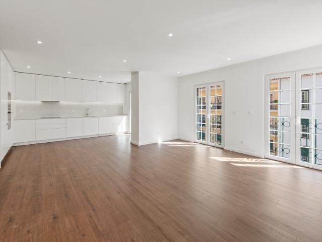 Apartamento T3 para venda no 'Neudel' Alto da Damaia