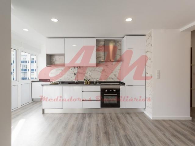 Apartamento T3 para venda em Benfica Fotografias Modelo