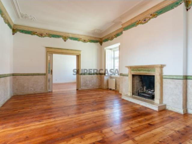 APARTAMENTO T3 PARA VENDA [LAPA]