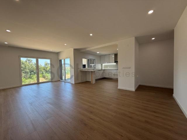 Apartamento T3 Parque Luso II com Terraço e Box 2 carros 145m² Corroios