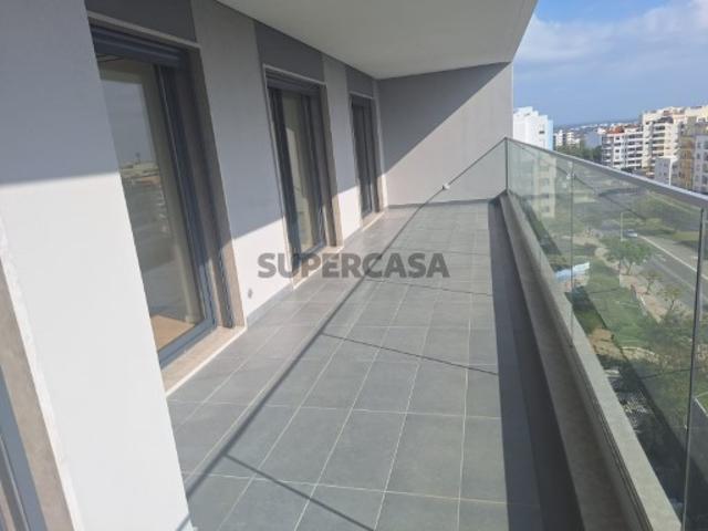 Palácio BR Avenida Apartamento T3, piscina na cobertura, Faro, Algarve