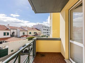 Açores, Portugal - Varanda, Garagem