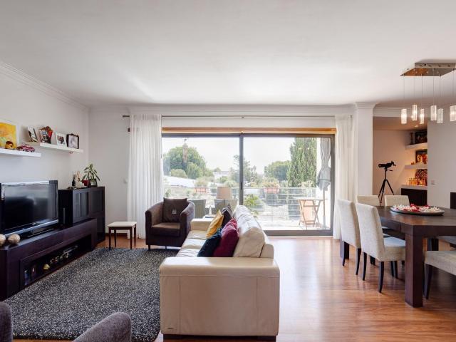 Apartamento T3 Porto Salvo | 3 Frentes | Suíte | Varandas |. 125m² Porto Salvo e Barcarena