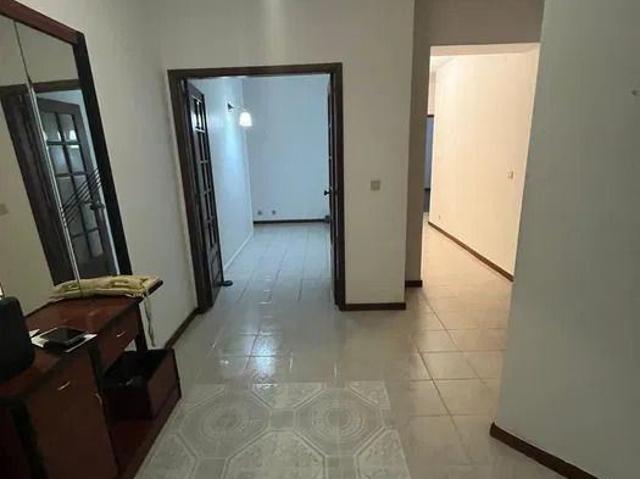 Excelente T3 garg fechada Póvoa de Varzim