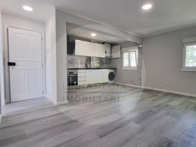 Apartamento T3 pronto a habitar a 7km de Lisboa remodelado interior novo