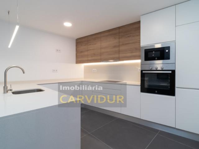 Apartamento T3 remodelação contemporânea com Terraço 80m2