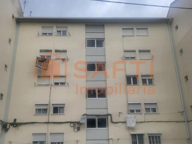 Apartamento T3 remodelado no Laranjeiro