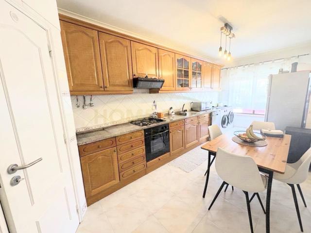 Apartamento T3 Remodelado no Sobralinho