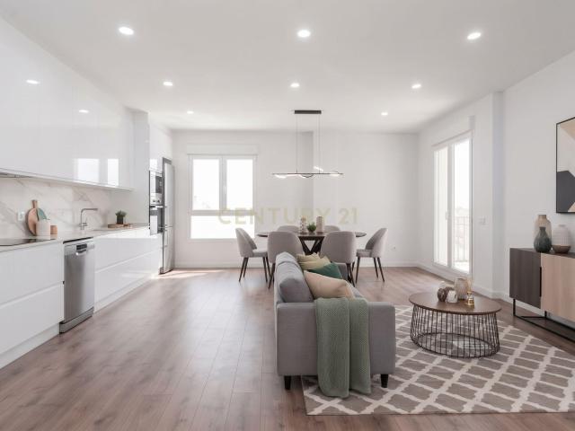Apartamento T3 Remodelado a Estrear c/ Suite e 2 Varandas a. 91m² São Domingos De Benfica