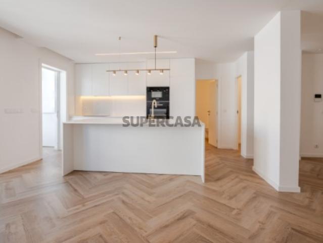 Apartamento T3 remodelado Boavista Espaço independente e garagem fechada