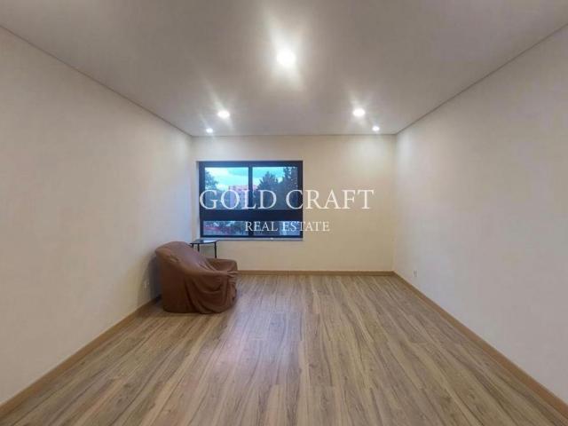 Apartamento T3 Remodelado c/ Garagem Box, Ermesinde, Porto