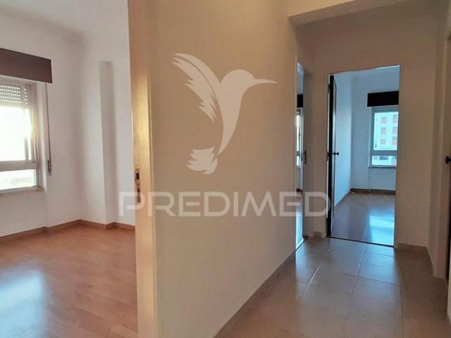 Apartamento t3 remodelado com 2 wc, vista magnífica de rio!