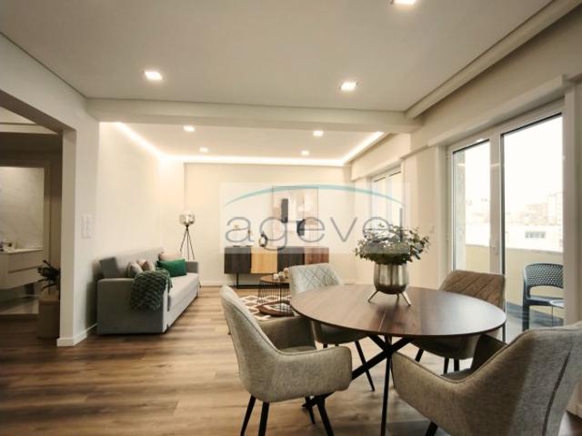 Apartamento T3 Remodelado e com Arrecadação em Benfica